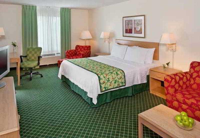 Fairfield Inn & Suites By Marriott Fort Myers Cape Coral Cypress Lake Oda fotoğraf
